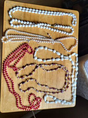 Lot Of 20 Assorted Vintage Beaded, shells,etc Necklaces Fashion Costume Jewelry